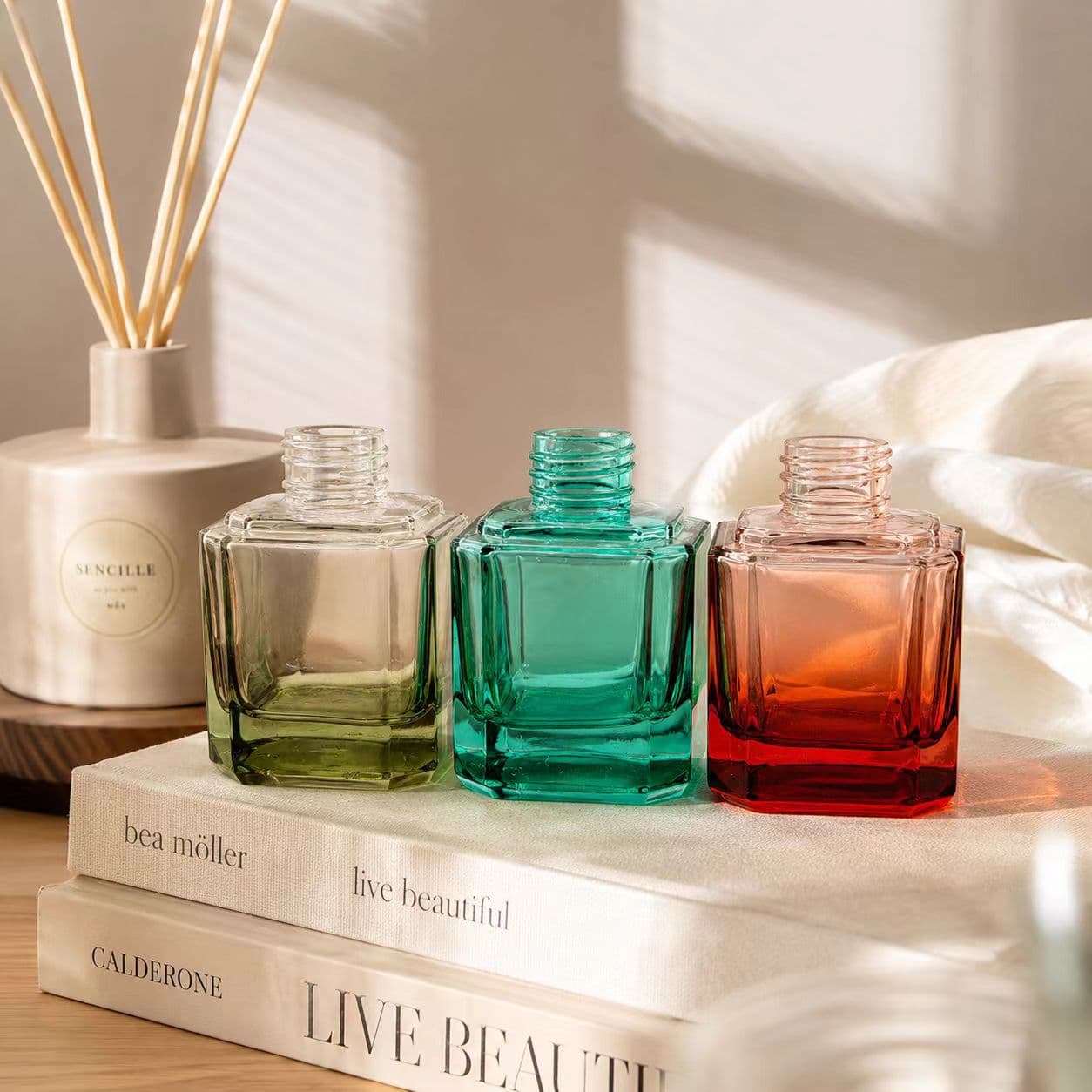120ml gradient color Bafang fireless aromatherapy bottle, high white material glass diffuser bottle, rattan aromatherapy empty bottle