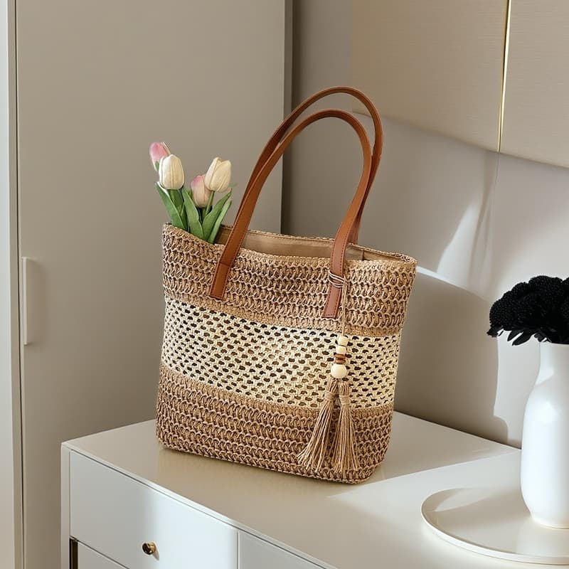 Large Capacity Straw Woven Handbag Women's Shoulder Bag Tassel Beach Outing Tote Bag Underarm Bag Handmade Natural Material