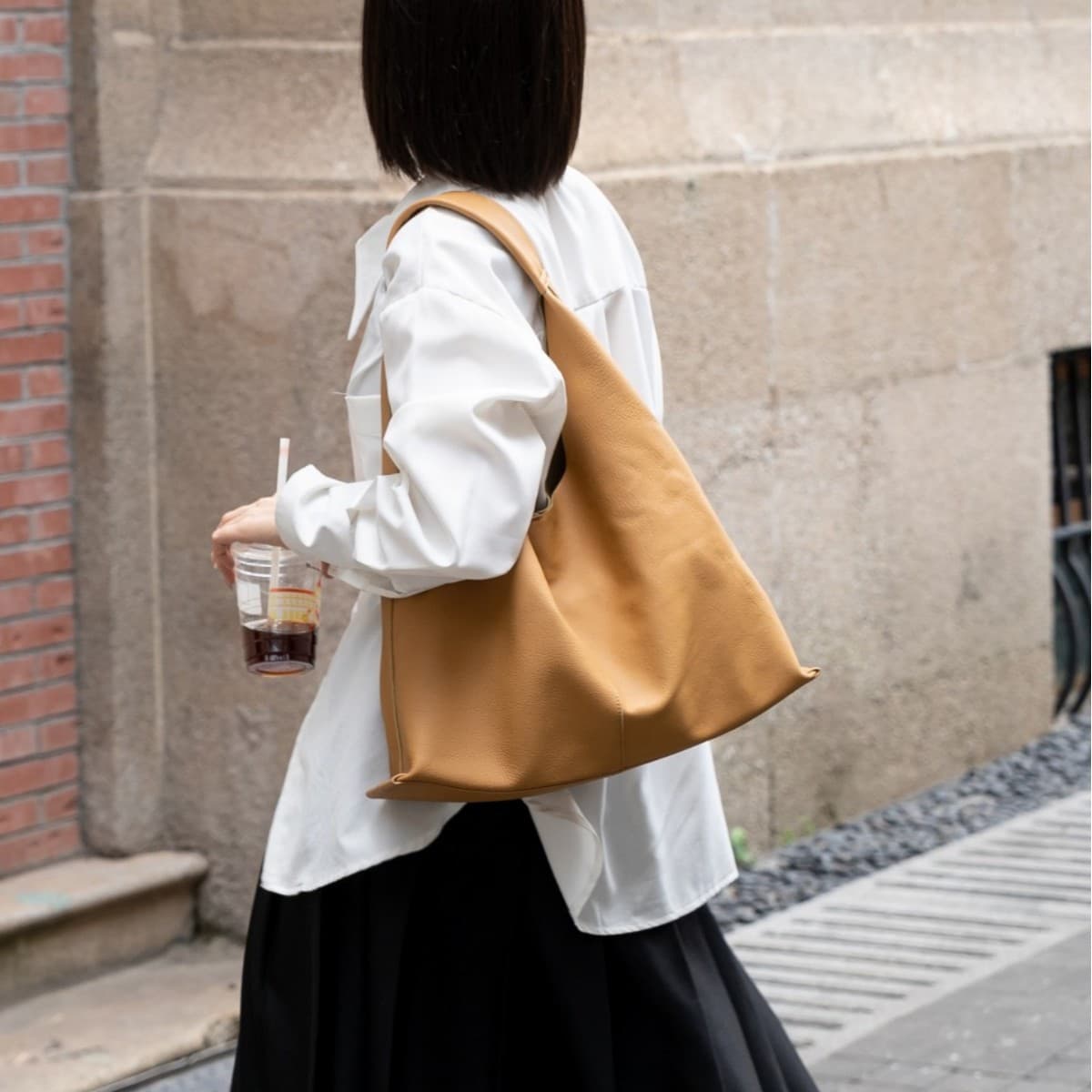 High-End Commuter Large Capacity Women's Bag, Underarm Fashion Simple Lazy Style Shoulder Bag, New Genuine Leather Women's Bag