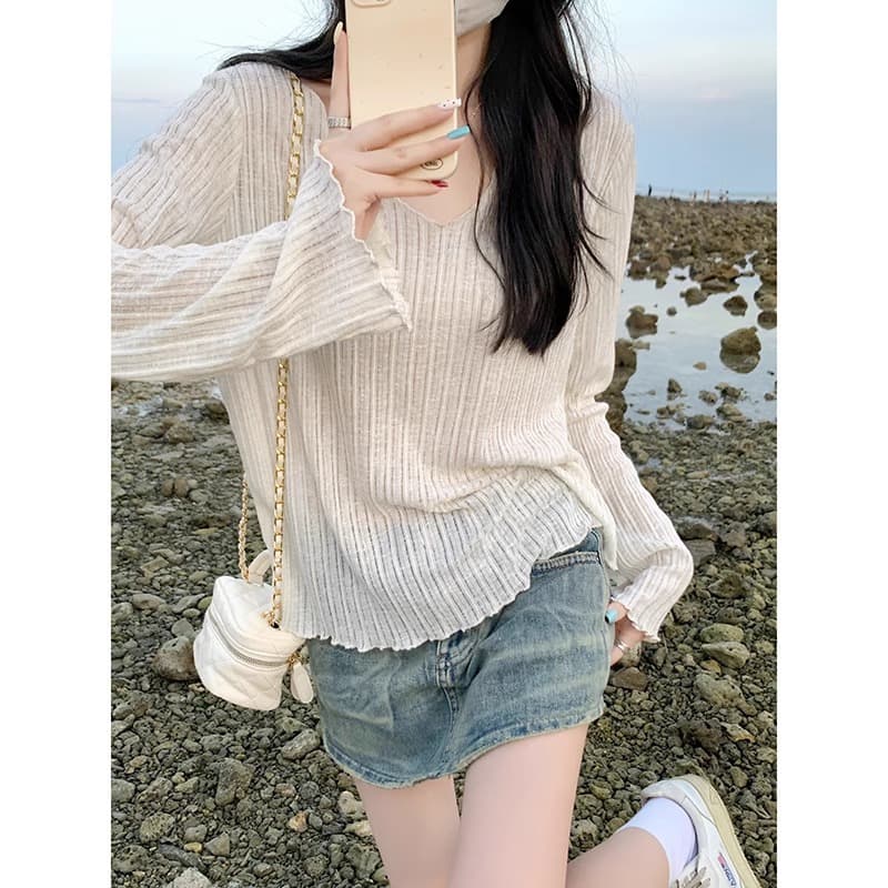 Summer Sheer V-Neck Ruffle Loose Sun Protection Cover-Up Ice Silk Thin Long-Sleeve T-Shirt for Women, Casual Top
