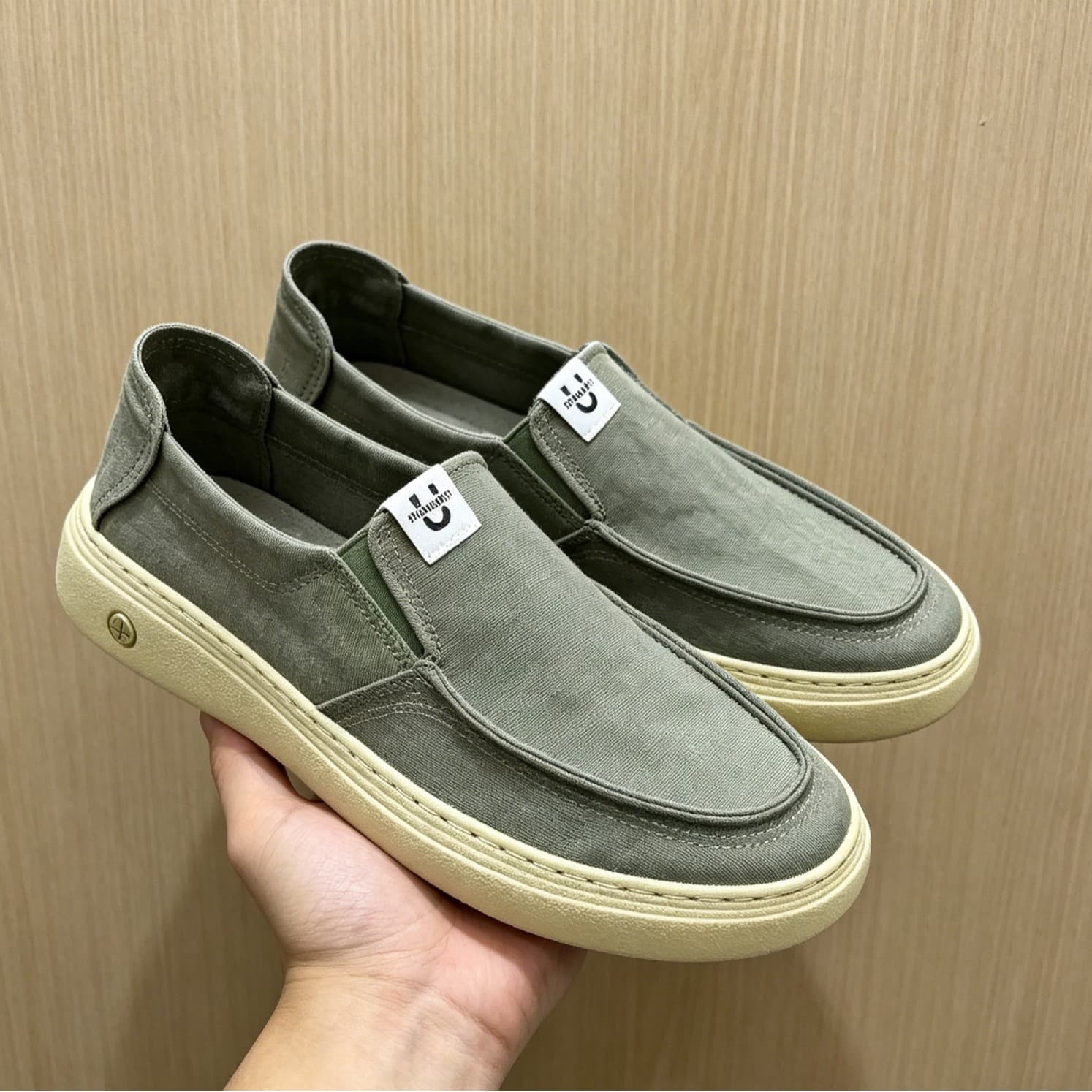 Spring/Autumn 2026 New Canvas Shoes Breathable Lightweight Slip-On Wide-Toe Casual Sneakers Men's Shoes