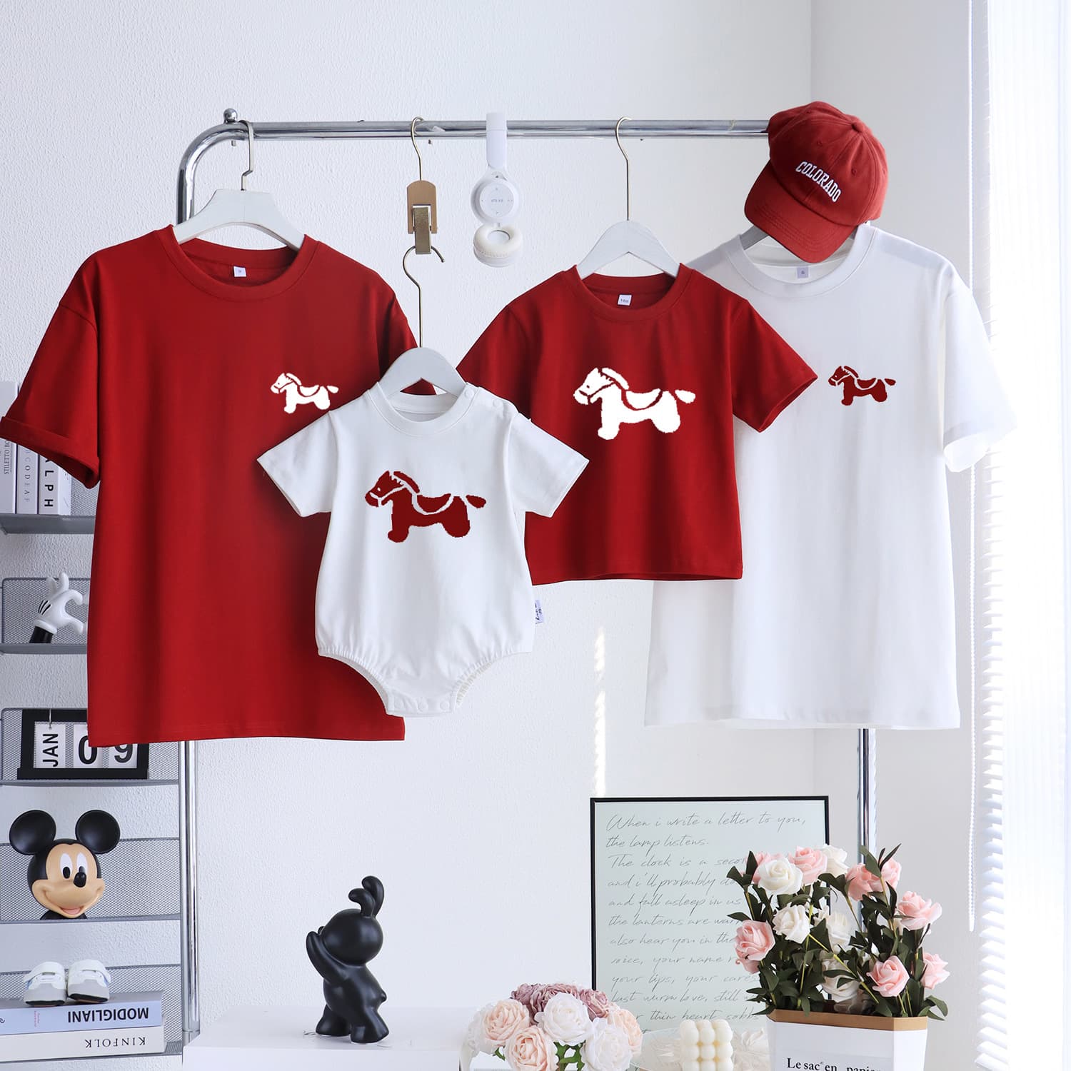 2026 new spring and summer Year of the Horse mother-child parent-child clothing for a family of three or four summer high-end mother-daughter T-shirts for photoshoot