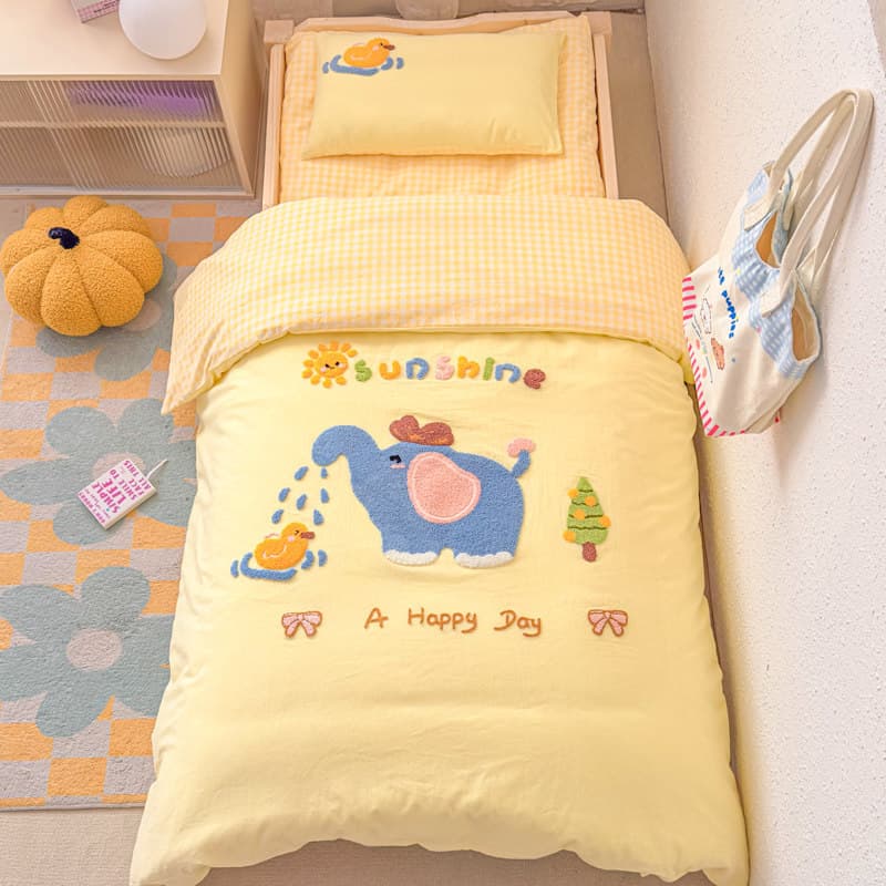 Kindergarten quilt three-piece set children's bedding six-seven-piece set afternoon mop special quilt complete set of bedding