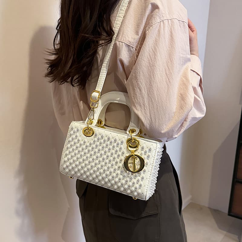 Niche Design 2026 New Fashion Pearl Diana Bag Premium Shoulder Handbag Elegant Crossbody Bag Trendy