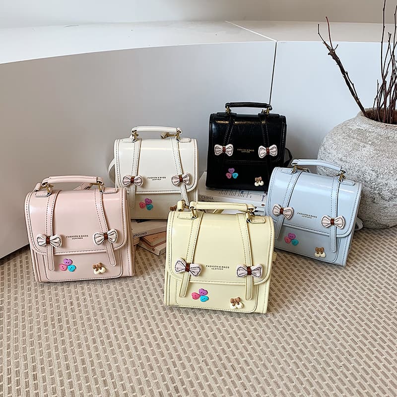 2026 New Trend Women's Backpack Autumn Winter Vintage Oily PU Backpack High-End Schoolgirl Style Cute Backpack
