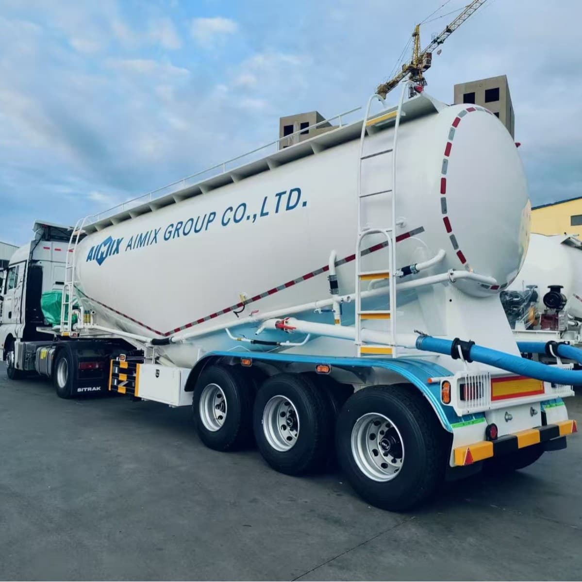 Cross-border 68 Cubic Meter Bulk Cement Tank Semi-trailer - Calcium Hydroxide Tanker, Granular Urea Tanker, Bituminous Coal Powder Tanker