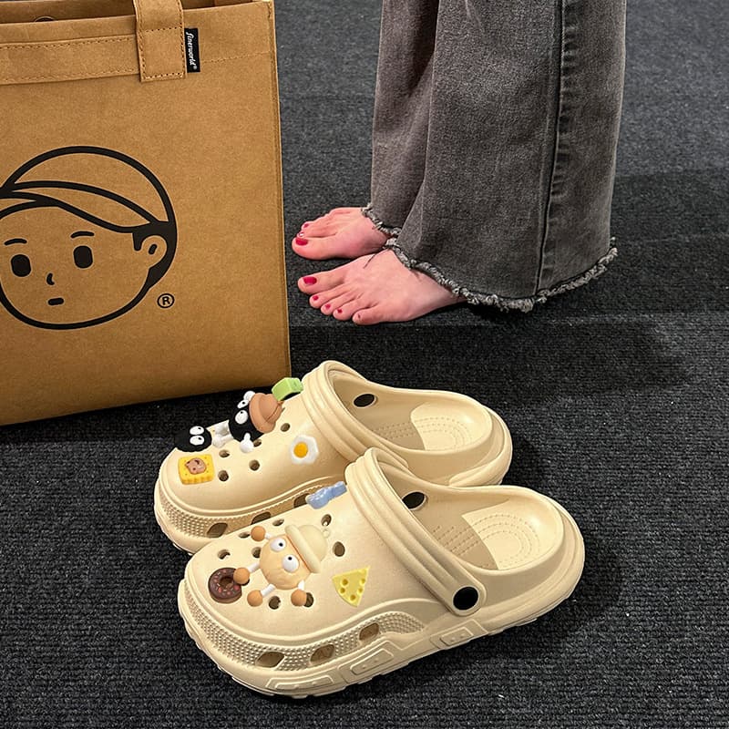 Thick-Soled Croc-Style Sandals for Pregnant Women, Anti-Slip Slippers for Outdoor Wear, 2026 New Model, Odor-Resistant EVA, Closed-Toe, Cloud-Like Comfort, Cute Design