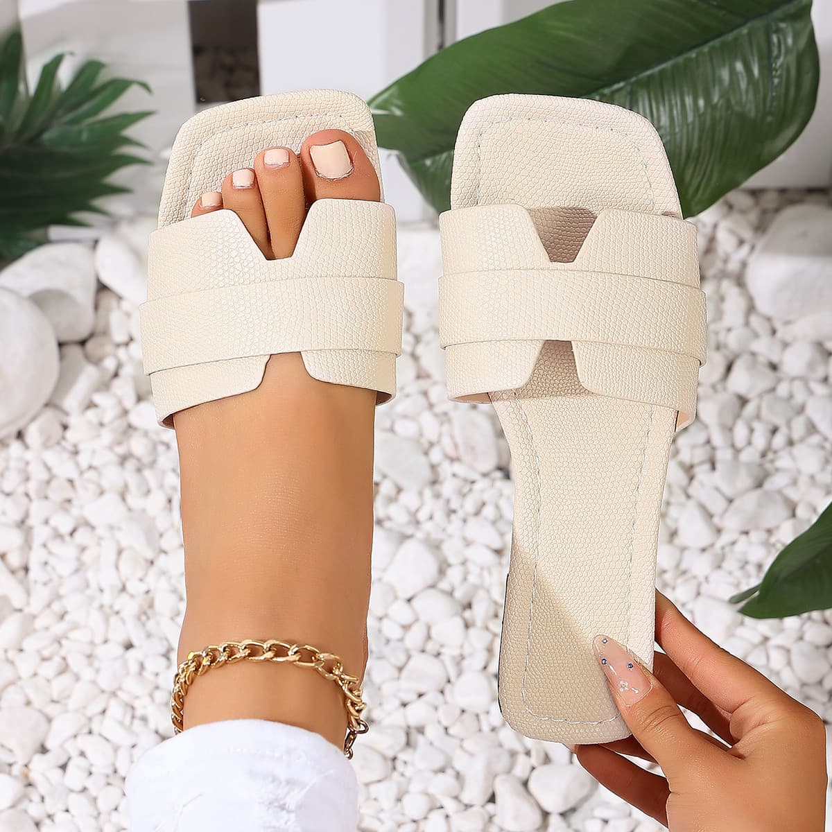 2026 Summer Plus Size Flat Sandals for Women Open Toe Hollow Out Casual Slides Thong Slippers Wholesale