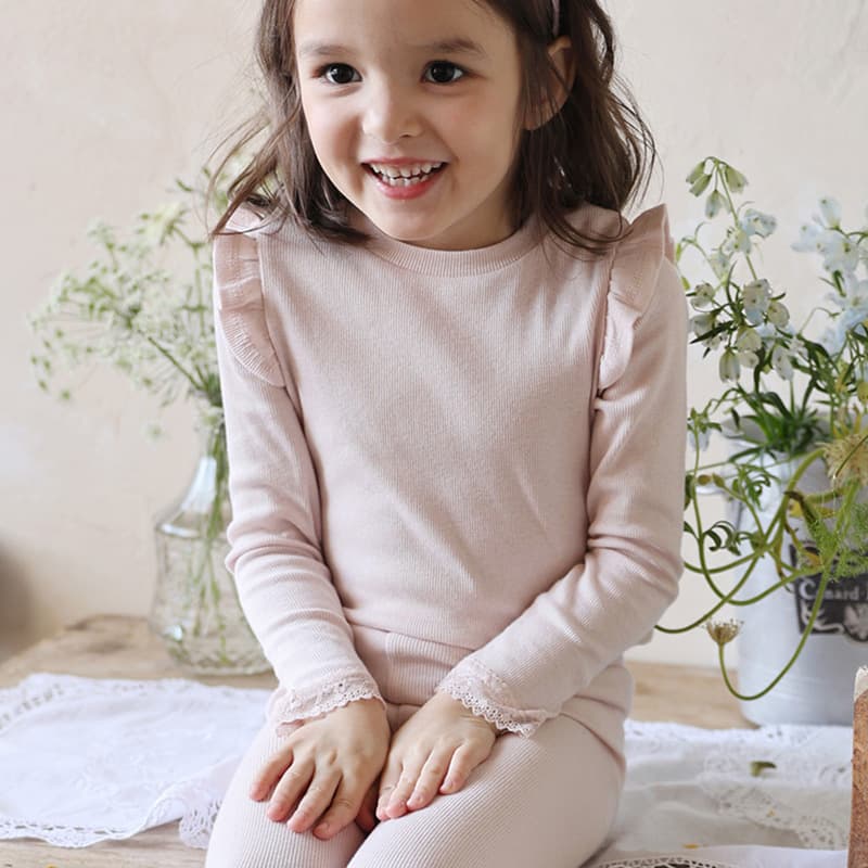 Girls' bottoming shirt 2025 Spring Strawberry Shan Korean children's girls fashionable frieze slim long-sleeved solid color T-shirt now