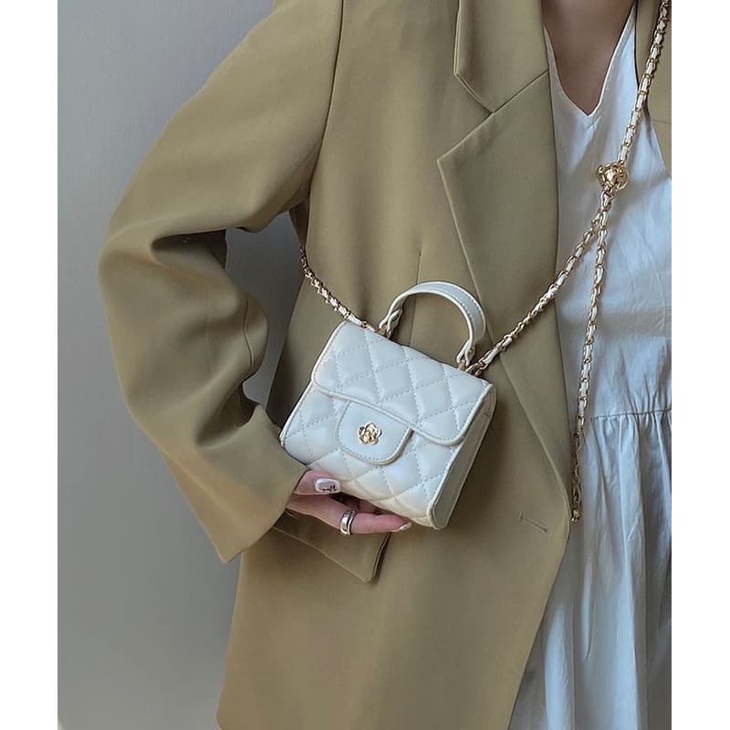 Chanel-style chain bag, high-end, personality, casual, versatile, photogenic small bag, lipstick bag, camellia diamond quilted small bag