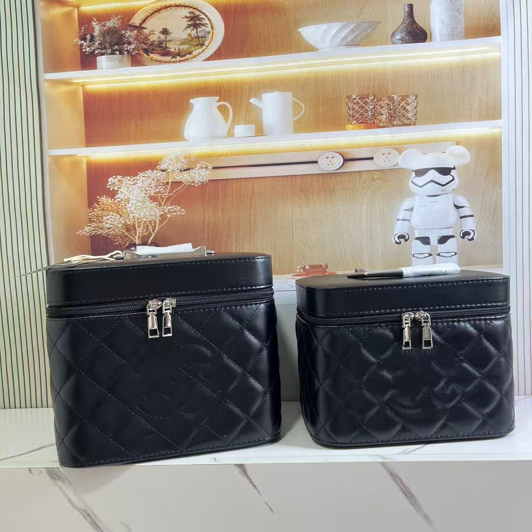 Hot-Selling Small Fragrance Style Women's Portable Travel Makeup Case Skincare Handheld Cosmetic Large Capacity New Storage Box Trendy
