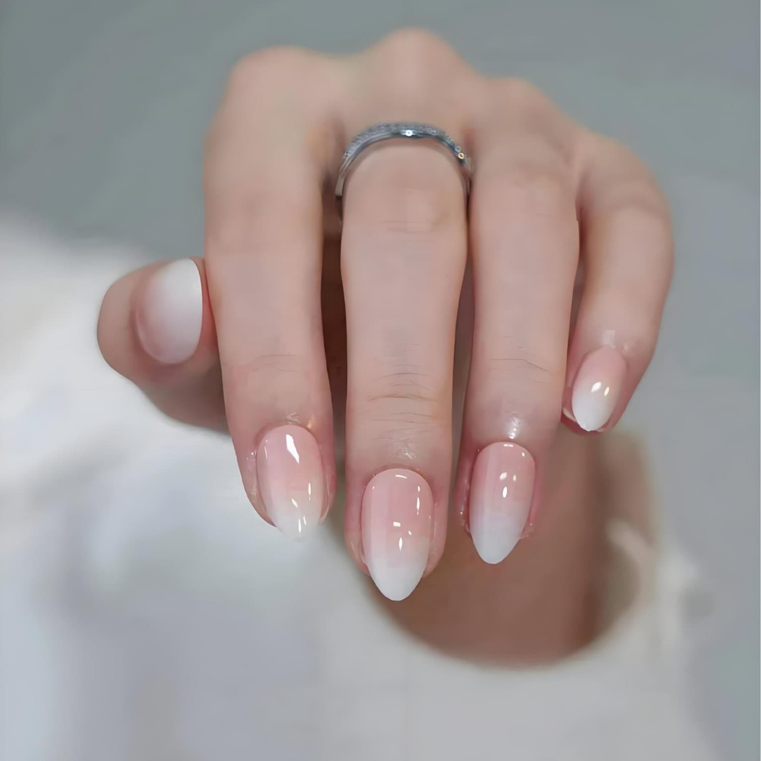 30 pieces of cross-border Amazon best-selling nude color gradient European and American ins style pure desire and sweet wearable nails wholesale