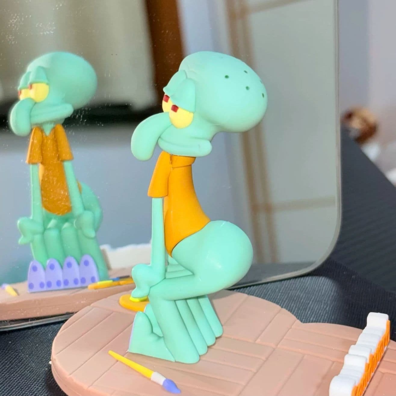 Abstract SpongeBob SquarePants Squidward Work Station Cell Phone Stand Funny Desktop Ornaments Patrick Star Series Gifts