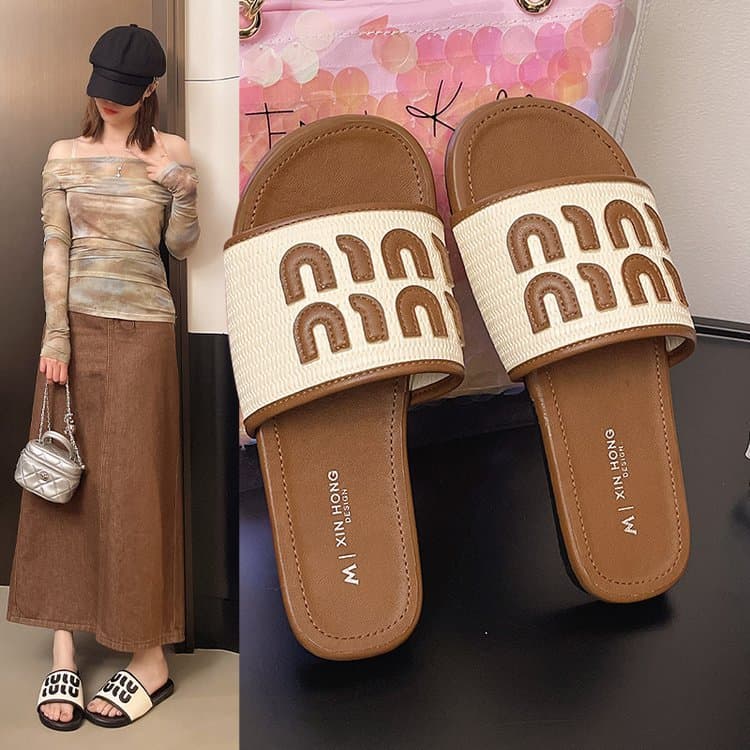 Flat Sandals for Women 2026 Summer New Style Versatile Bathroom Beach Slippers Home Flip Flops
