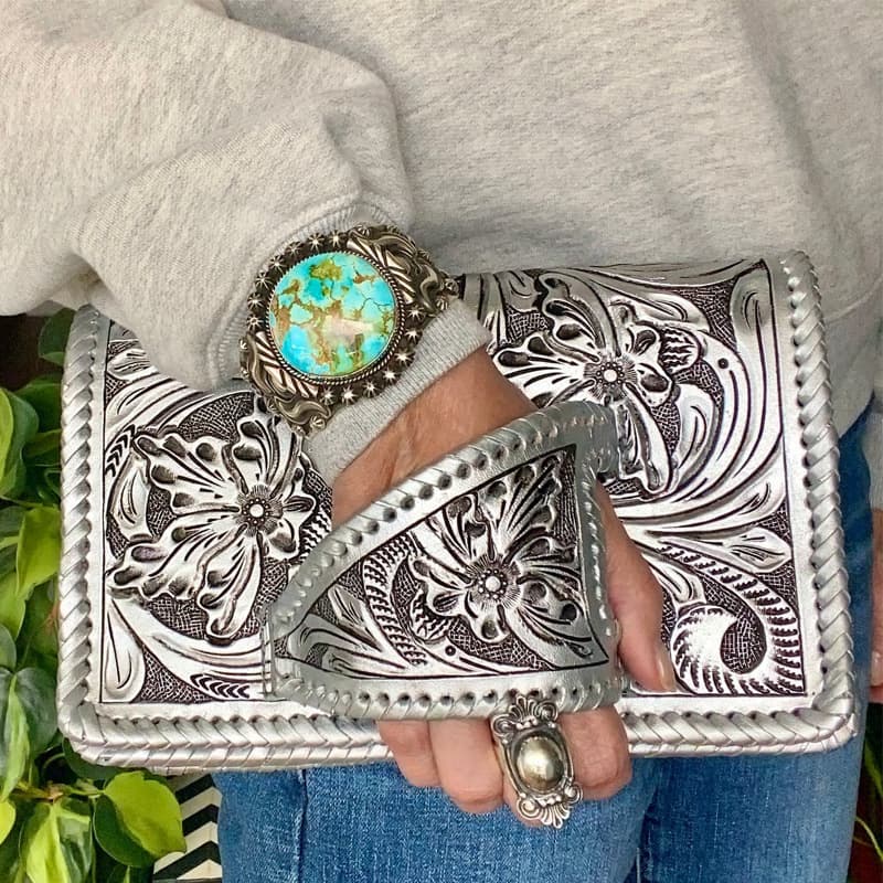 European and American Retro Embossed Women's Handbag 2026 New Fashionable Clutch Bag Personality Long Wallet Evening Bag