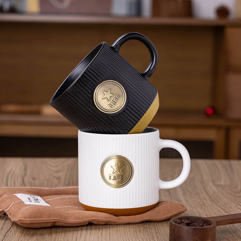 【Custom】Starbucks Style Copper Badge Mug European Retro High-End Ceramic Gift Water Cup Customized for Cross-Border