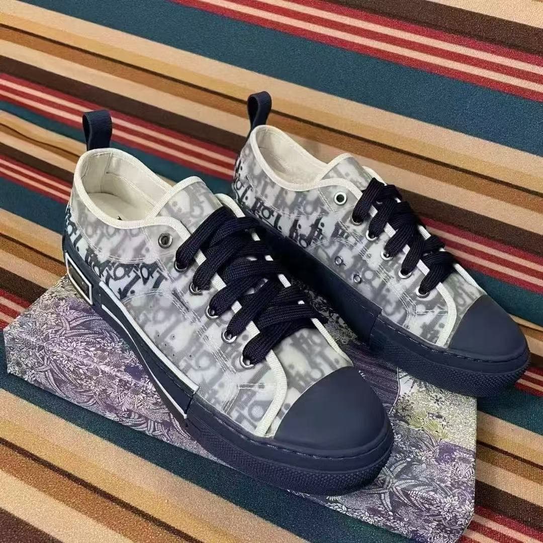 European D Brand Women's Shoes 2026 Spring Breathable Thick Sole Casual Shoes Comfortable Couple Men's Shoes Letter Embroidery Sneakers