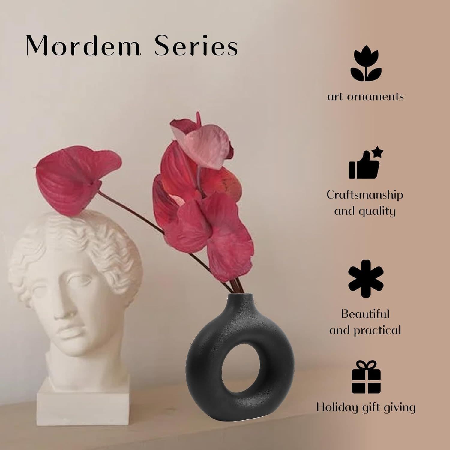 Ins-style round ceramic vase with donut shape, decorative Pampas grass ornament