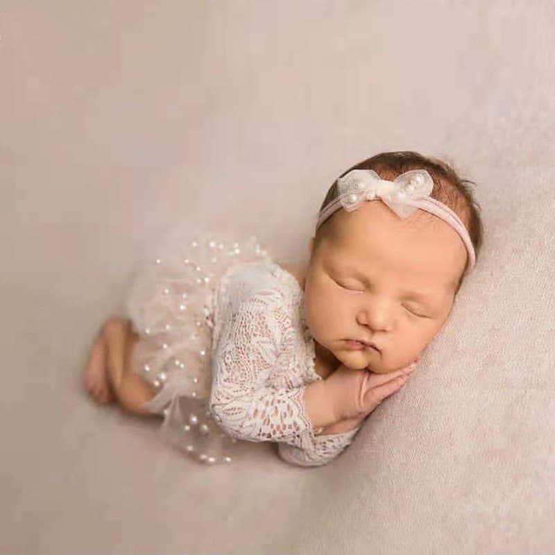 Newborn Photography Outfit for Full-Month and One-Month-Old Photo Shoot, Baby Princess Dress, White Lace Pearl Dress