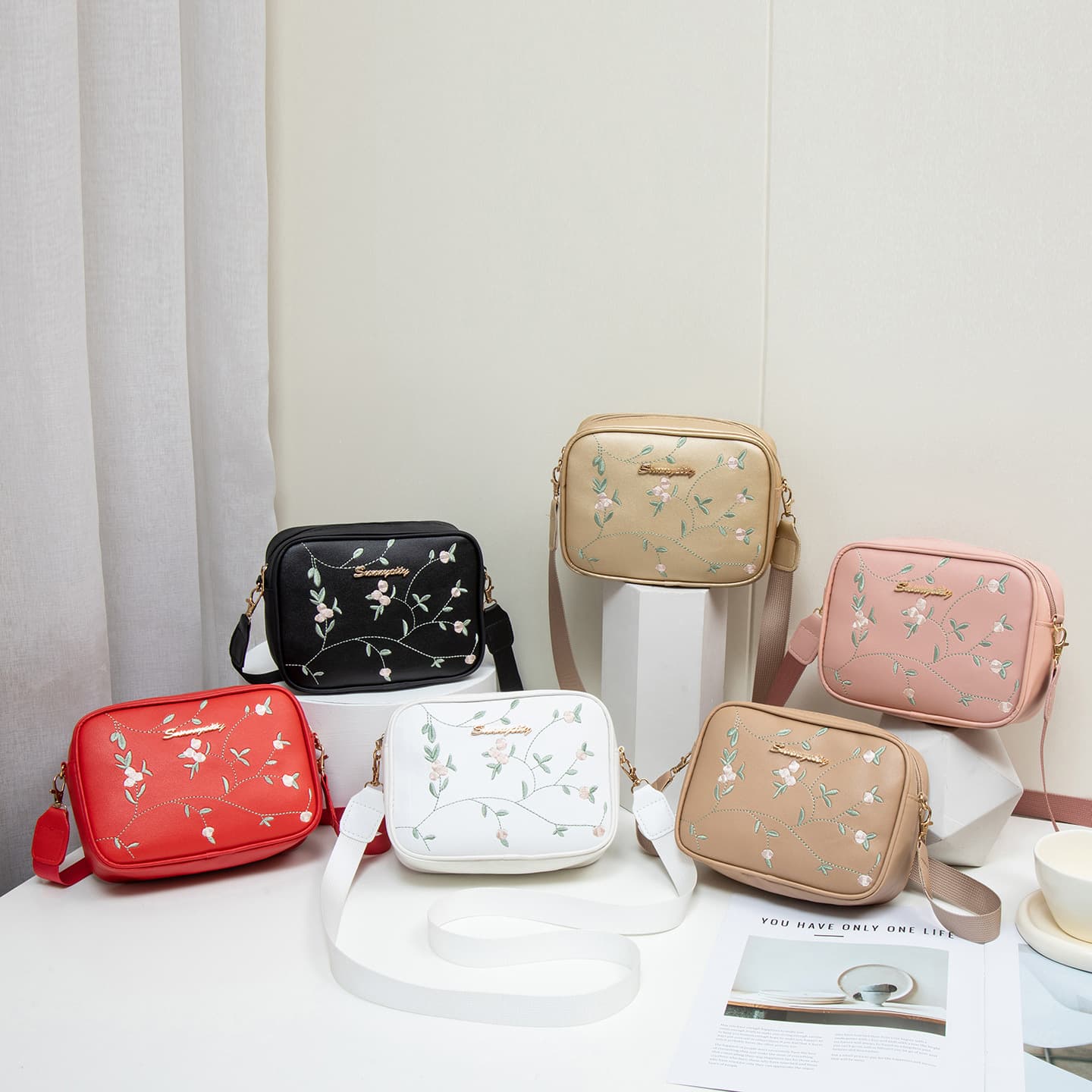 Fashion Embroidered Camera Bag 2025 Fresh Sweet Women Bags Crossbody Women's Bag Korean Style Small Square Bag Wholesale