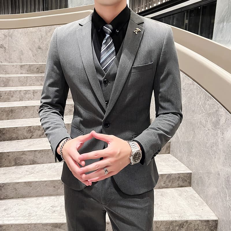 Suit suit men's three-piece business professional formal small suit Korean version slim groomsmen groom wedding dress