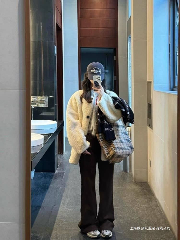 Lamb Wool Jacket Women Mid-Length 2024 New Winter Fur Fleece Lined Thick Fluffy Coat Youthful Style