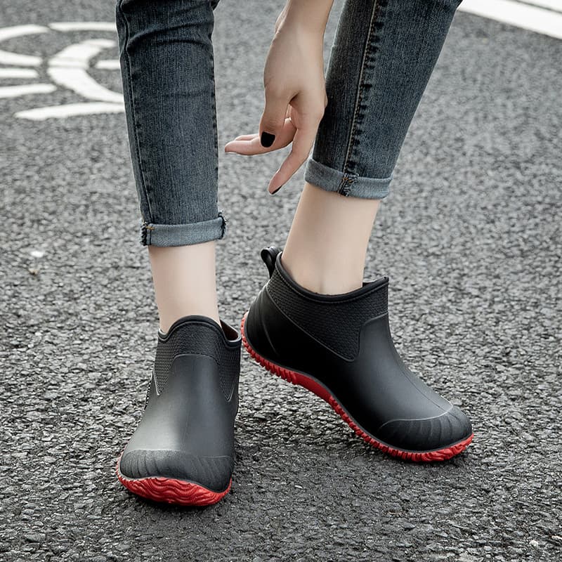 Women's Rain Boots, New Fashion Korean Style, Anti-Slip, Wear-Resistant, Fleece-Lined, Warm, Detachable Low-Top Rain Shoes
