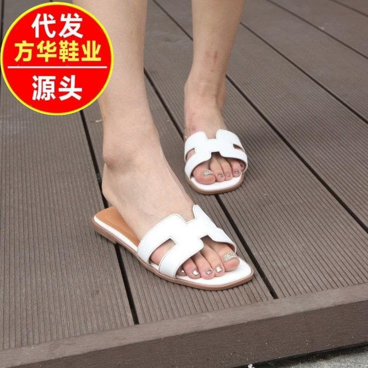 2026 Summer Hollow Flat Sandals Casual Cool Leisure Fashion Comfortable Solid Color One-Strap Slides