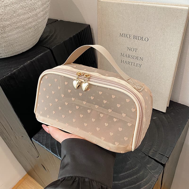 2026 New Portable Travel Mesh Storage Bag Heart Velvet Mesh Makeup Bag Transparent Wash Bag Gift Bag