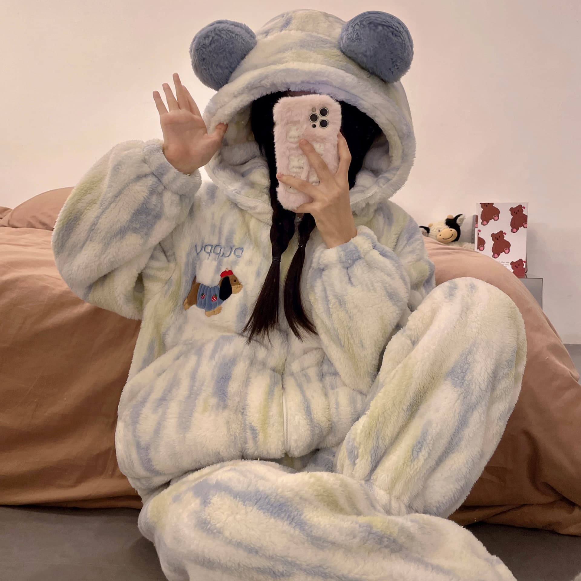 Women's Autumn and Winter Coral Fleece Pajamas, Thickened and Lined Cute Cartoon 2025 New Dachshund Dog Homewear Set