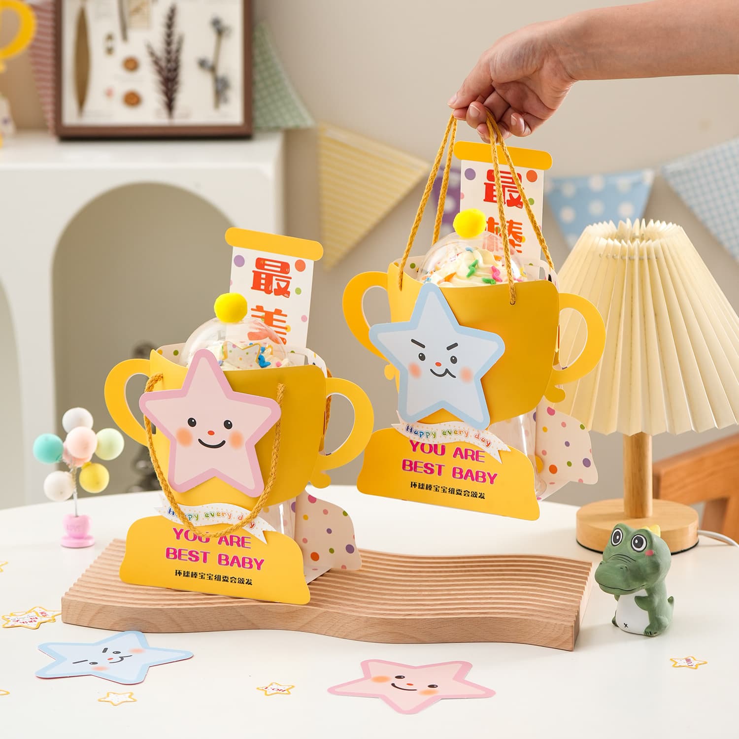 Internet celebrity graduation season trophy cake pop cup packaging portable box star expression fruit cup box