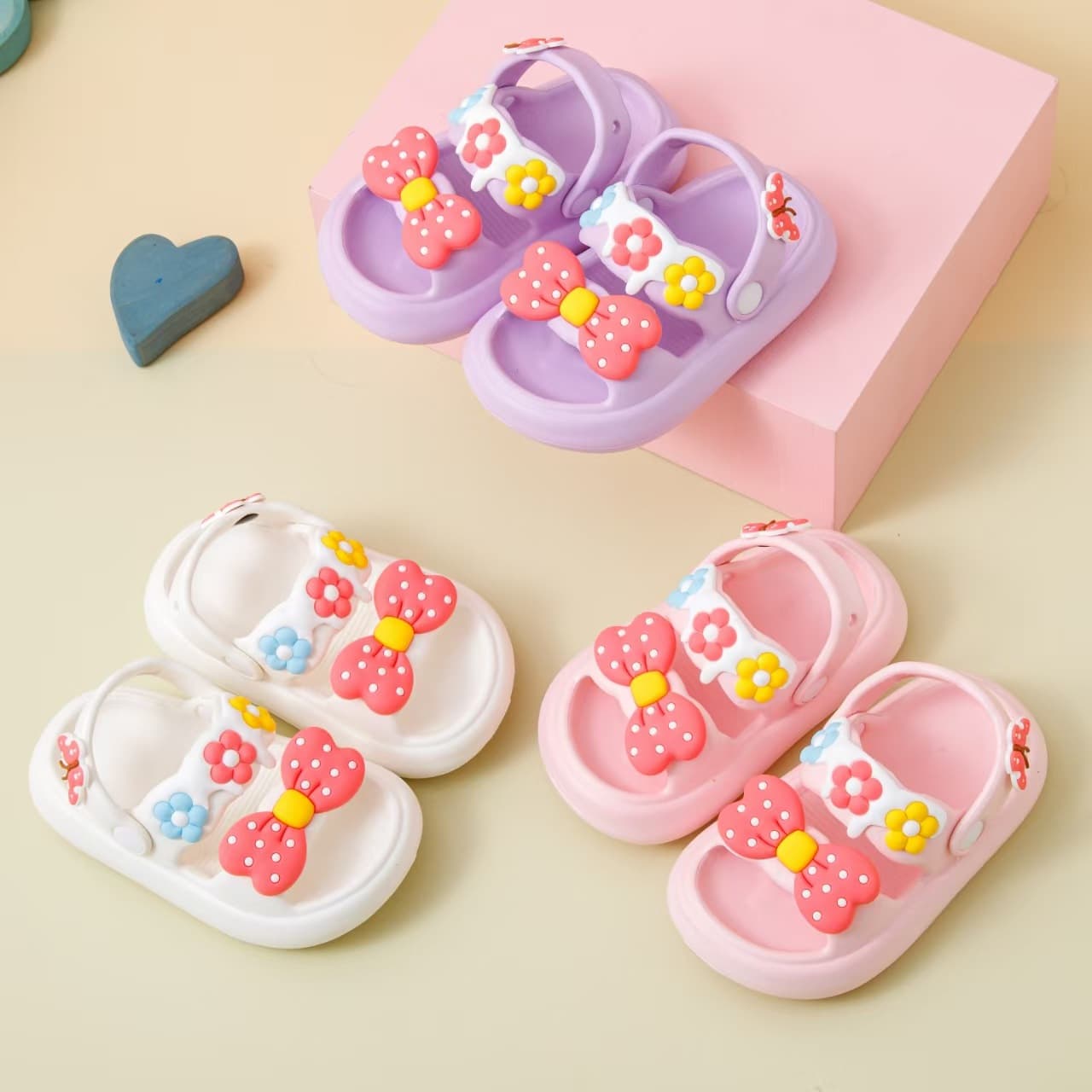 New style girls' sandals, princess children's slippers, baby home non-slip soft sole infant two-way sandals