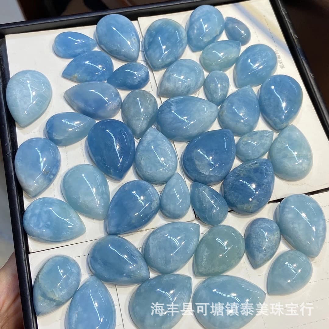 Natural aquamarine teardrop pendant beads with smooth sea-blue surface, factory wholesale of aquamarine.