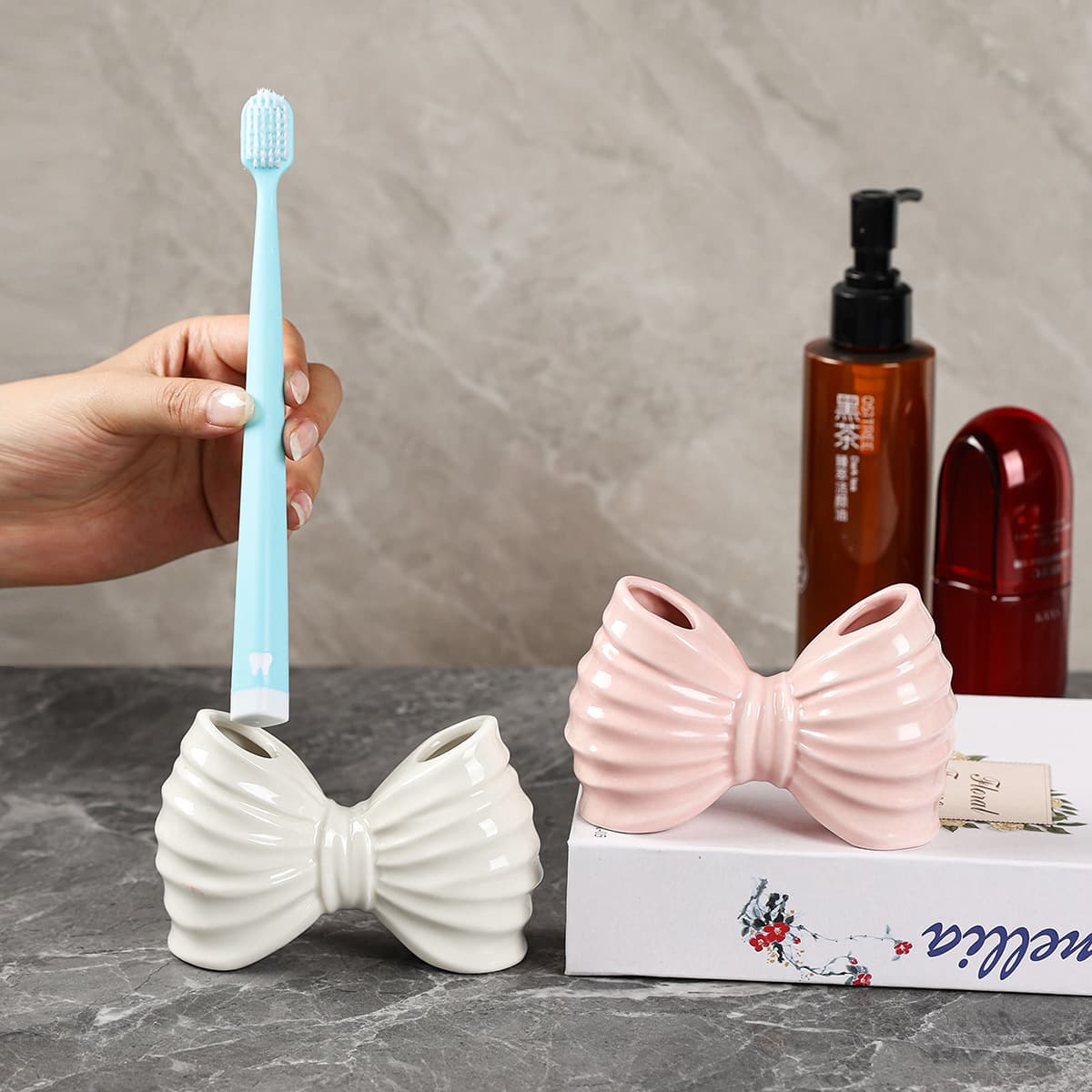 Creative Ceramic Bow Electric Toothbrush Holder Bathroom Vanity Storage Ornament Toothbrush Rack Decoration