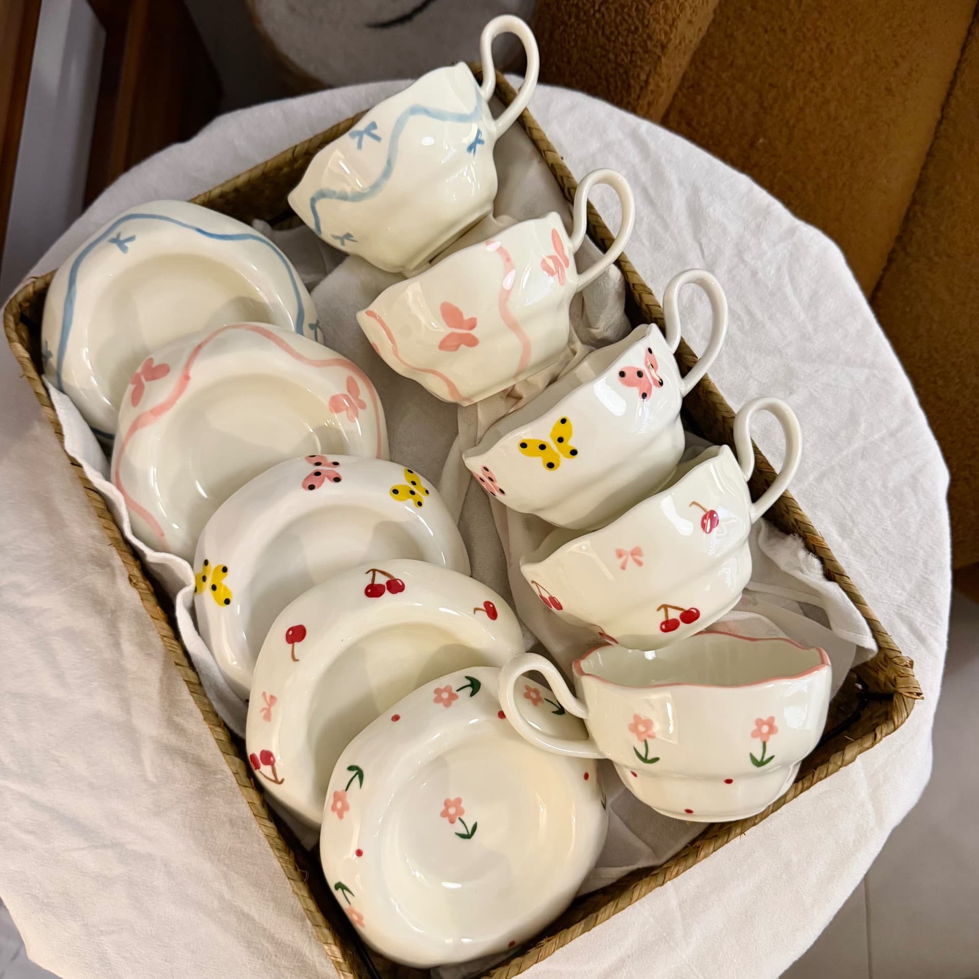 Korean ins style hand-kneaded irregular hand-painted ceramic coffee cup and saucer, afternoon tea cup and saucer, high-looking cup and saucer