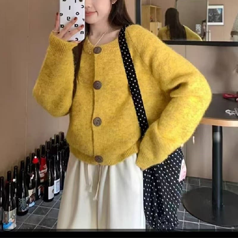 Korean style knitted cardigan for women in autumn and winter new style high-end loose light luxury casual soft waxy long-sleeved round neck sweater jacket