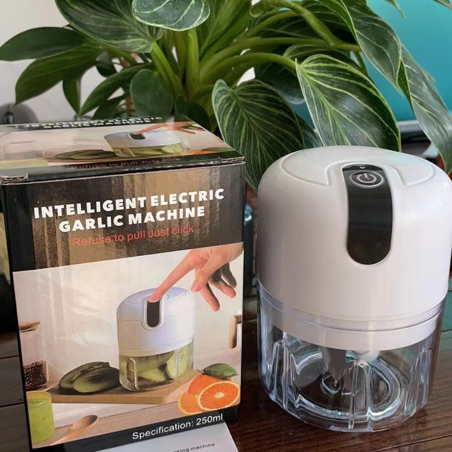 Multi-functional food processor, electric meat grinder, household meat grinder, baby food blender, smoothie maker, garlic press, and chopper.