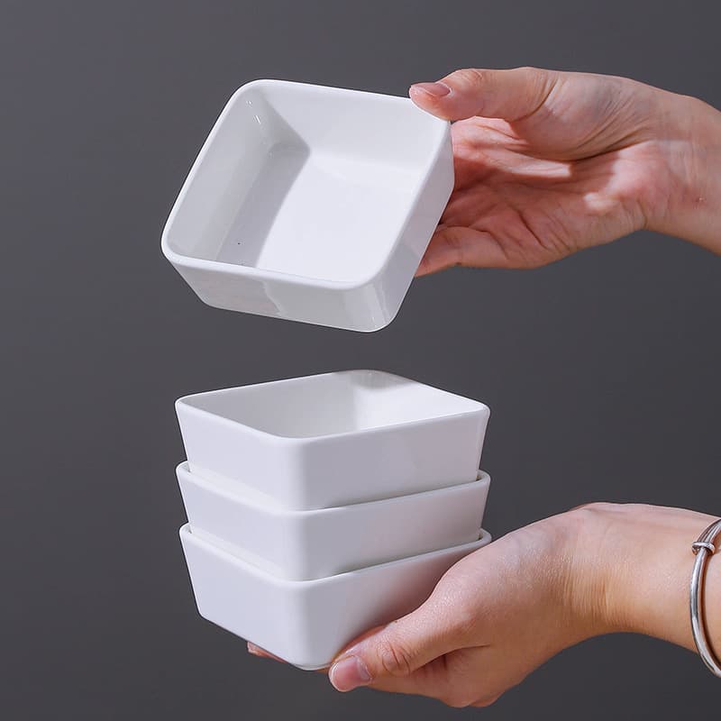Small dish, ceramic seasoning dish, household soy sauce dish, vinegar dish, dumpling dish, KTV snack dish, dipping dish, hot pot restaurant use