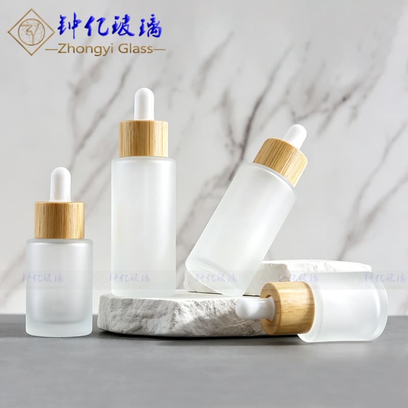 Frosted Flat-Shoulder Essential Oil Bottle with Round Wood-Grain Ring Glass Dropper Bottle for Serum, Cosmetics, Skincare Lotion Refillable Bottle