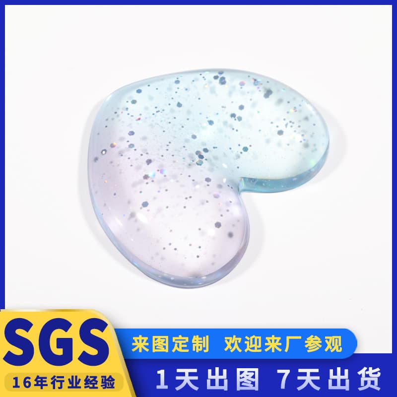 Heart-shaped Transparent Crystal Wrist Rest Cute Creative 3D Silicone Mouse Pad for Men and Women Office Small Wrist Support Desk Pad