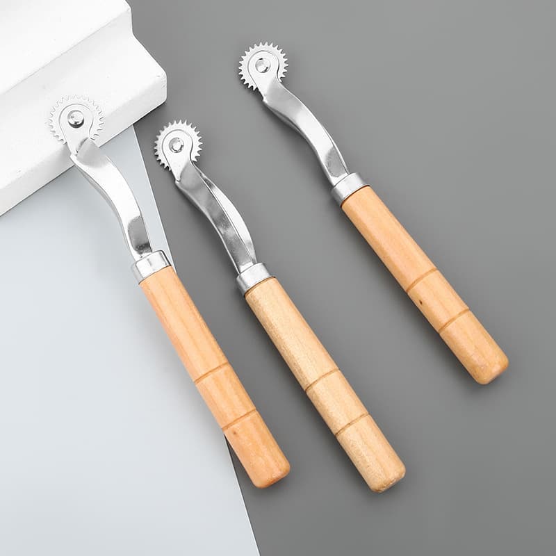 Factory Direct Wooden Handle Serrated Tracing Wheel for Tailors, DIY Hand Tools, Marking Lines, Non-Woven Fabric