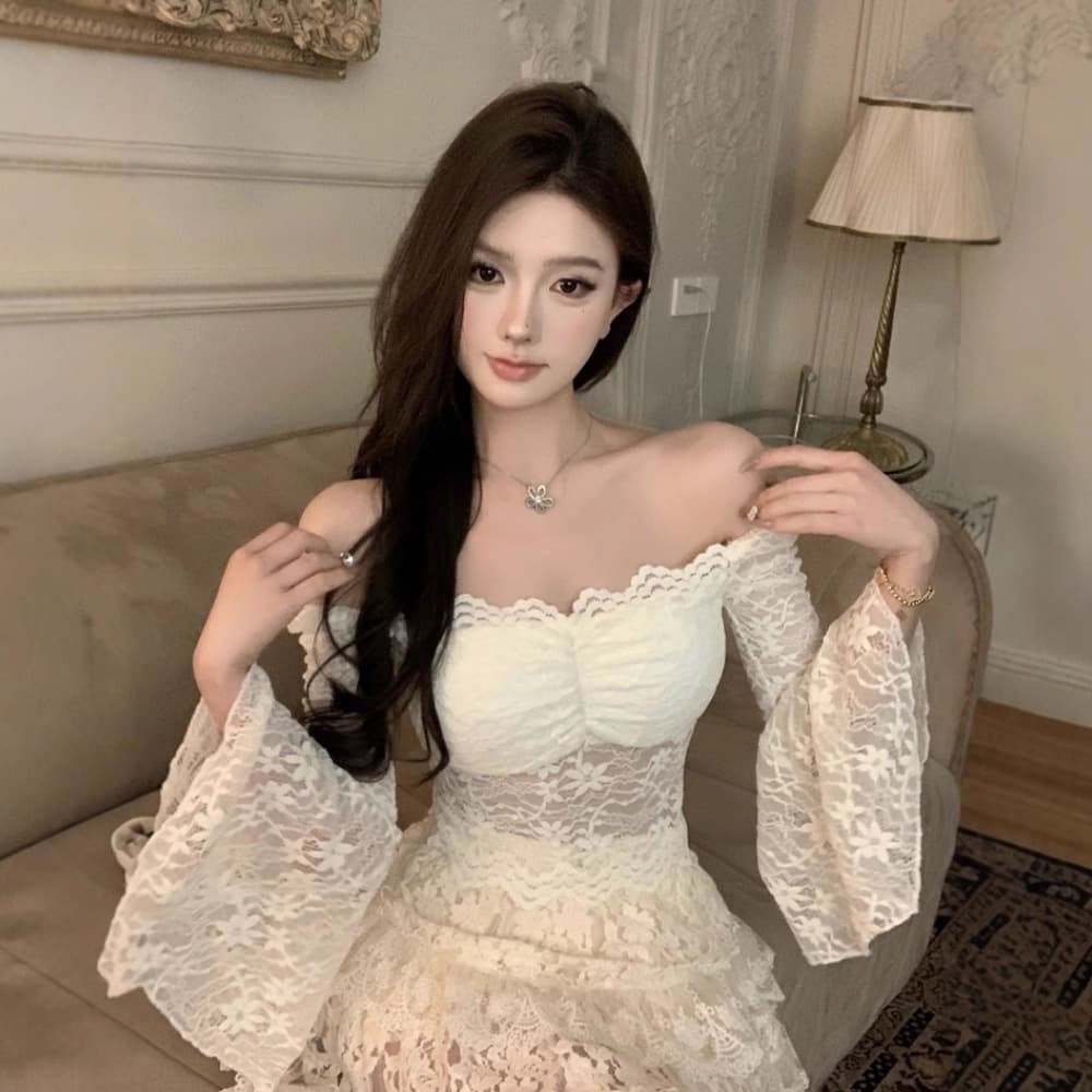 Spring Pure Desire Bell Sleeve Waist Cinching Slimming Built-In Chest Pad Body Shape Short Lace Top Base Shirt Women's T-shirt