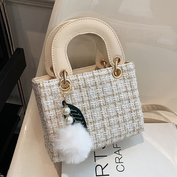 Genuine Niche Design New Fashion Versatile Crossbody Premium Texture Sweet Cool Handbag