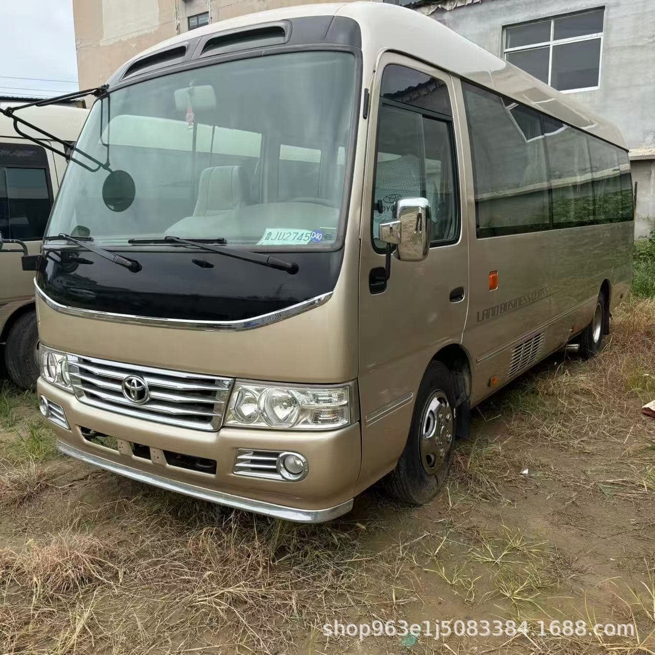 Supply foreign trade Coaster minibus champagne porcelain enamel automatic door business bus export self-operated