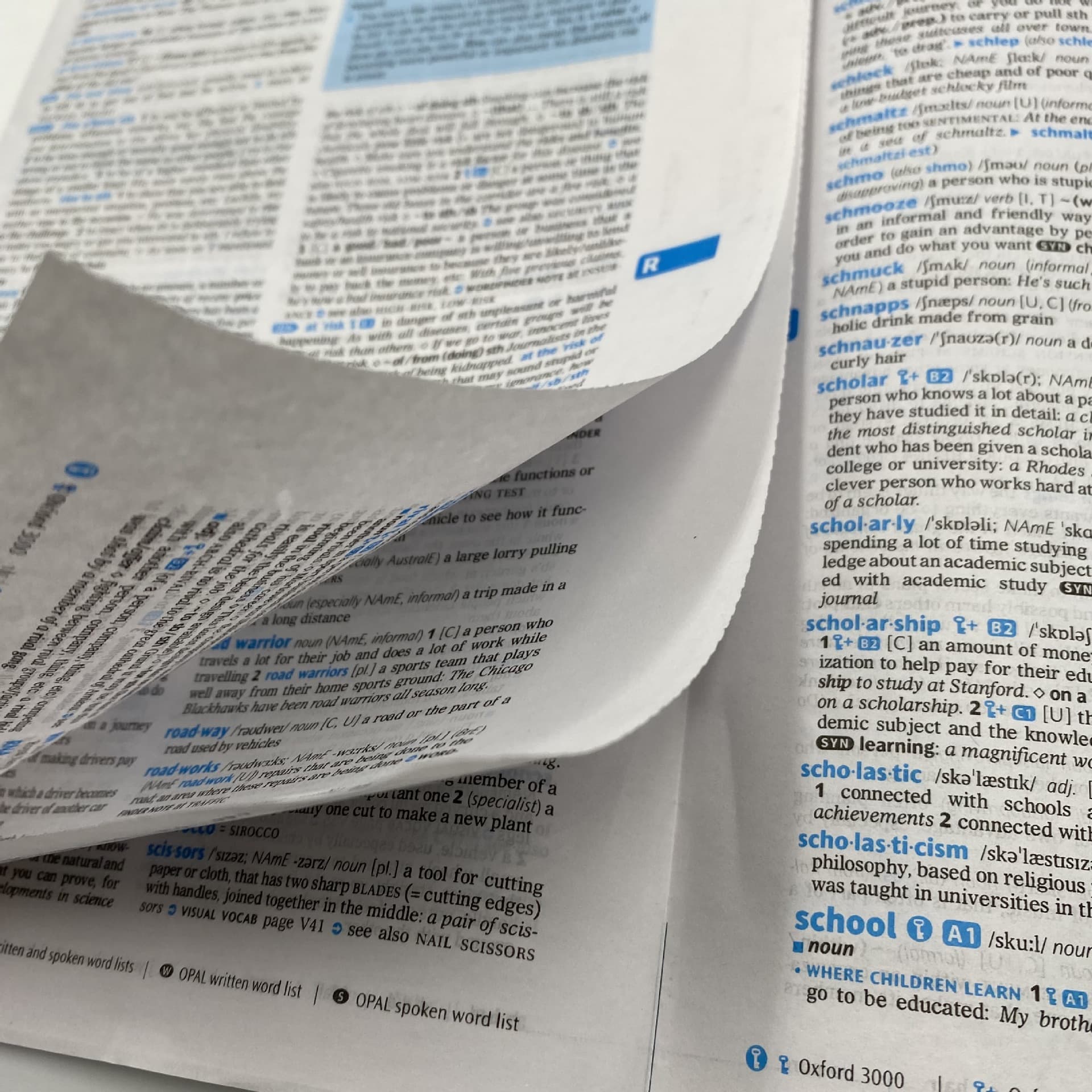 40g dictionary paper, thin letterpress paper for the Cihai New English-Chinese Bilingual Dictionary and Xinhua Dictionary, water-resistant dictionary paper.