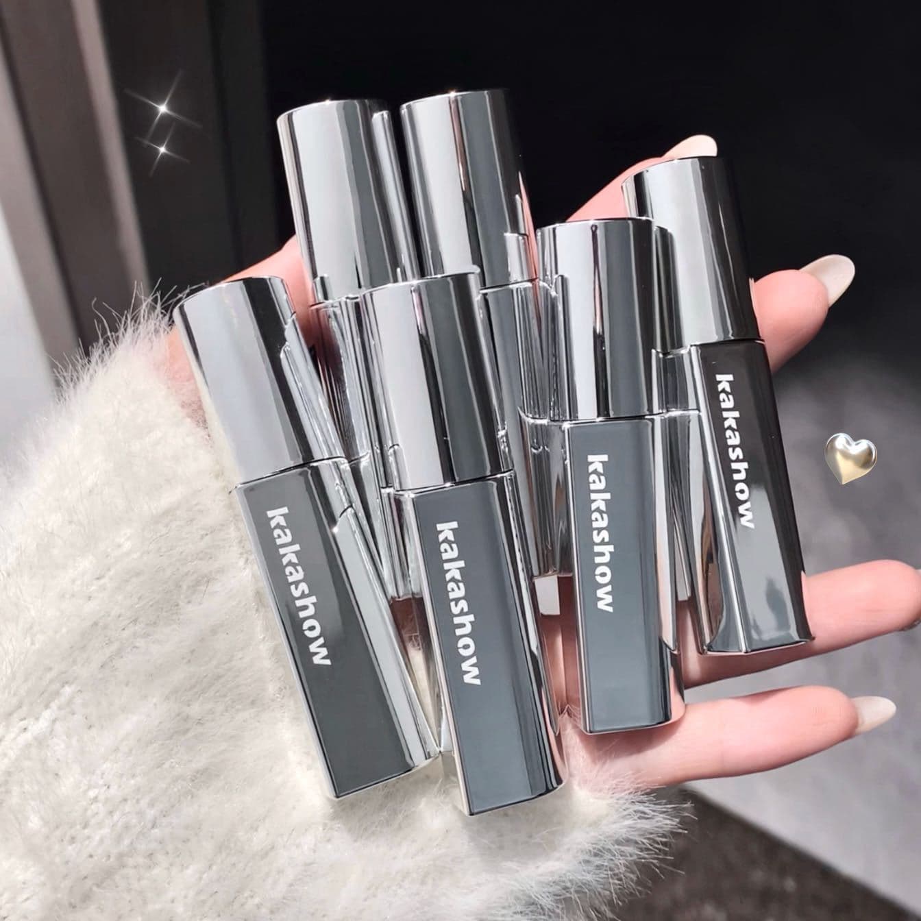 Kakashow Glossy Lip Glaze with a Water-Glossy Mirror Finish, Pure Lustful Plump Lips, Glossy Look for Students, Natural Makeup, Brightening Lipstick