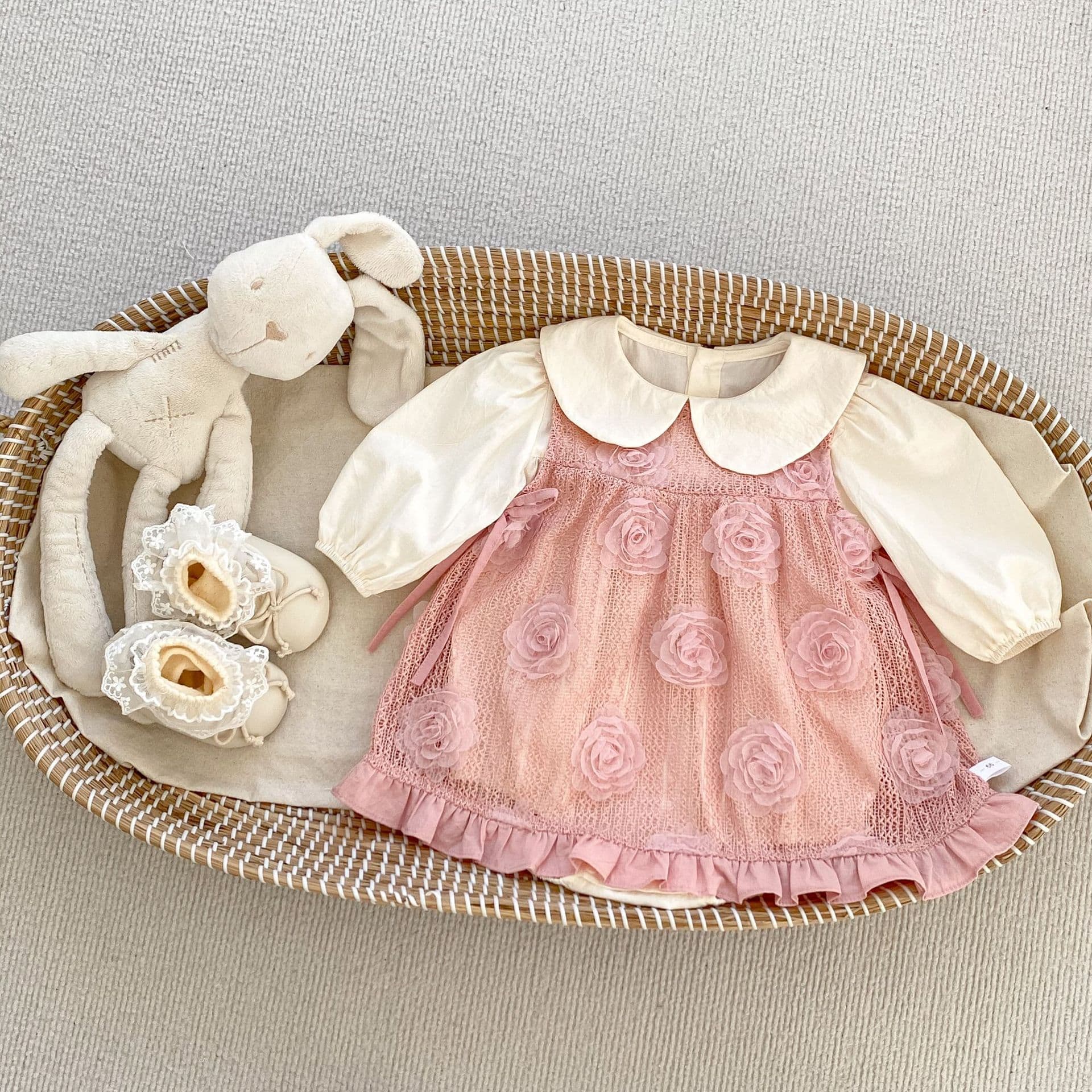New Autumn Baby Onesie Dress with Sweet 3D Floral Design, Two-Piece Set, Girls' Birthday Party Outfit