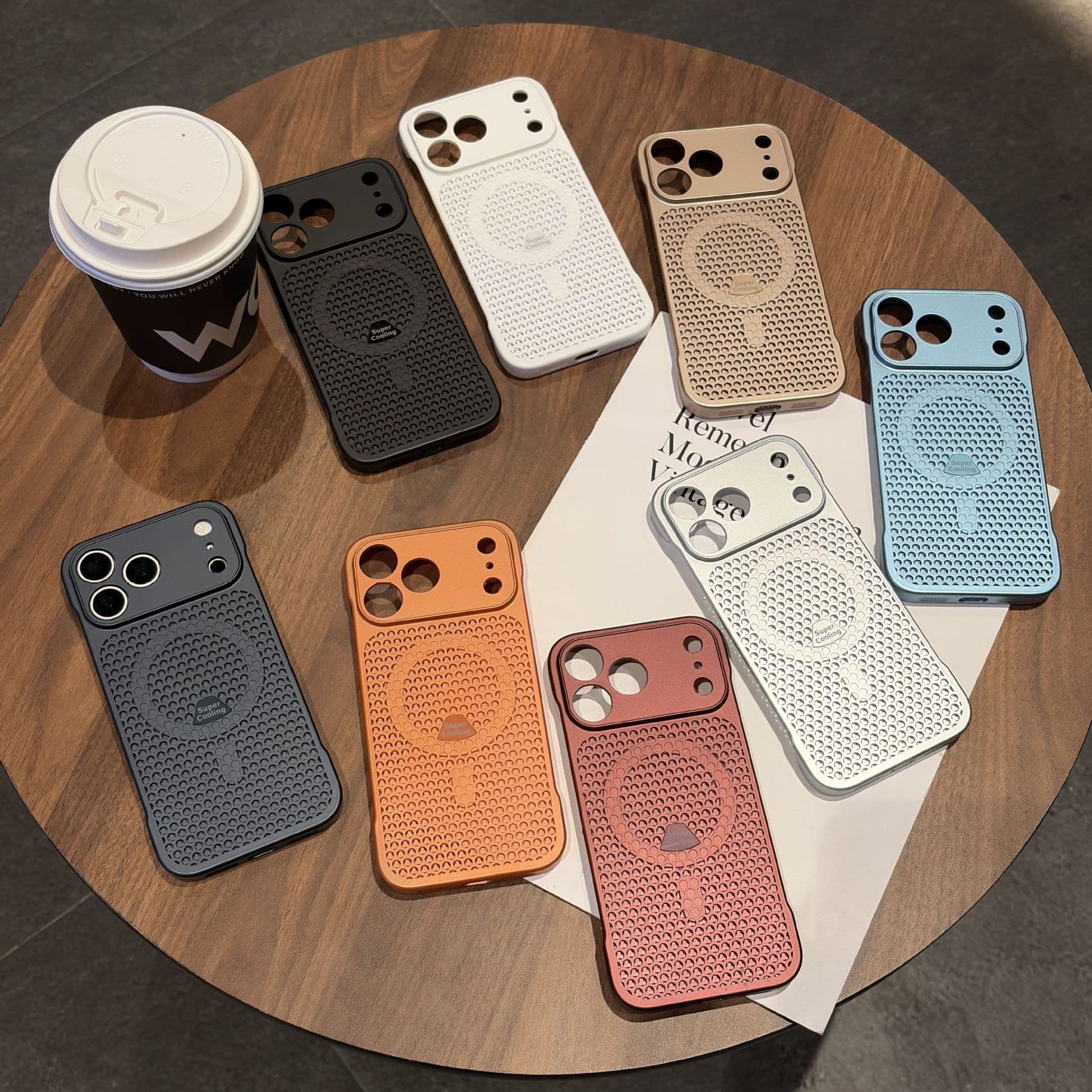 Thin and borderless cooling magnetic case suitable for iPhone 17pm mobile phone case Apple 16pm honeycomb summer breathable