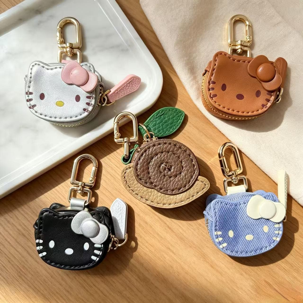 Factory Wholesale In Stock Coin Purse Cute Cartoon Hello Kitty Creative Girl Style KT Cat Keychain Mini Earrings