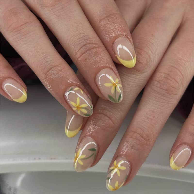 French Yellow Flower Wearable Nails Short Style Fresh and Simple Almond Nails Wearable Fake Nails Wholesale